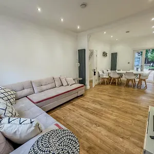 Holiday home Stratford House, London